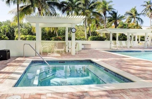 Captiva Condo | Gorgeous Newly Renovated Marina View Condo