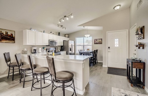 Springfield House | GORGEOUS NEWLY UPDATED HOUSE IN GATED 55+ GOLF COMM.