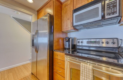 Old Orchard Beach Condo | Gorgeous ocean-front home with stunning beach views