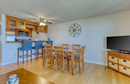 Old Orchard Beach Condo | Gorgeous ocean-front home with stunning beach views