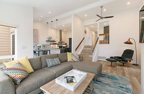 Encinitas House | Gorgeous ocean view home! Steps to beach, pool, pickle-ball courts!