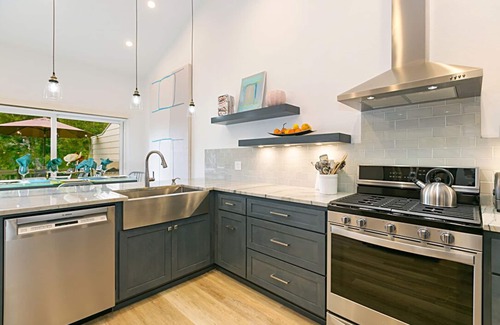 Encinitas House | Gorgeous ocean view home! Steps to beach, pool, pickle-ball courts!