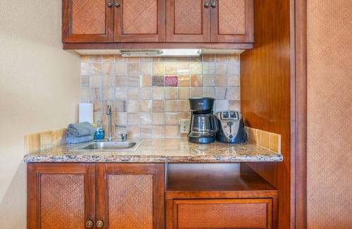 Wailua Apartment | Gorgeous Ocean View Studio | Steps Away From Beach