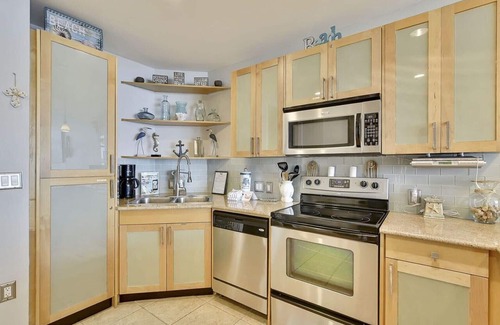 Galveston Condo | GORGEOUS OCEAN VIEWS HUGE BALCONY, luxury resort style, pool, and free wifi.