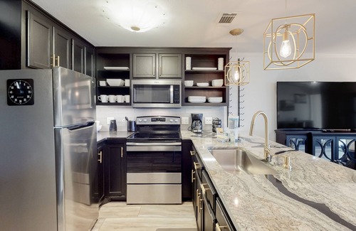 Miramar Beach House | Gorgeous oceanfront condo with balcony, central AC, & washer/dryer