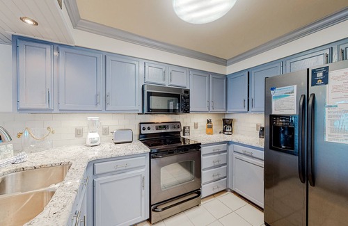 Miramar Beach House | Gorgeous oceanfront condo with balcony, central AC, & washer/dryer