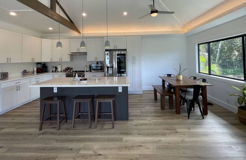 Haleiwa House | Gorgeous Oceanfront North Shore Compound Retreat