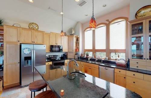 Carova Beach House | GORGEOUS OCEANFRONT Pool, Hot tub, Game room, tiki bar. 4x4 beach SEPT 6 open