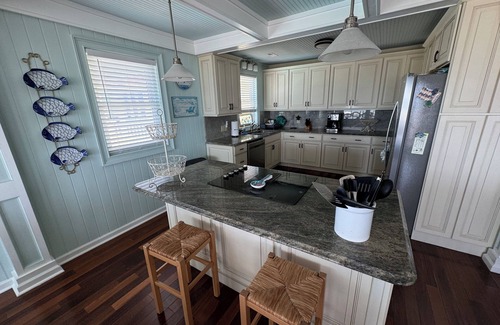 Holden Beach House | Gorgeous oceanfront Beach Cottage. 4 BR/4 Bath sleeps 8 all on a single level!