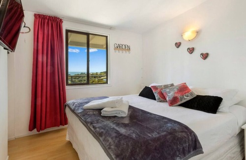 Palm Beach Apartment | Gorgeous Palm Beach with stunning views