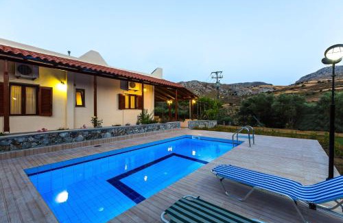 Kanevos Villa | Gorgeous Pool Garden Villa