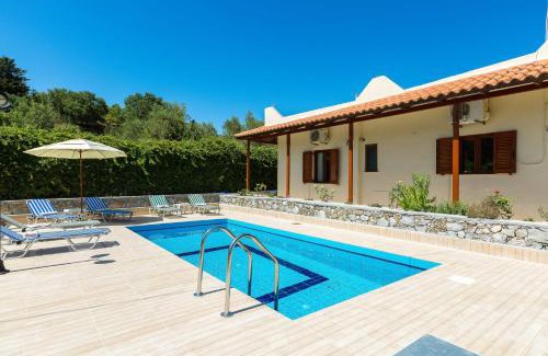 Kanevos Villa | Gorgeous Pool Garden Villa