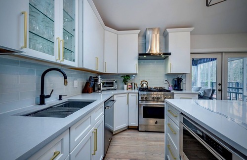 Union Pier House | Gorgeous Pool & Hot Tub on Quiet Wooded Lot