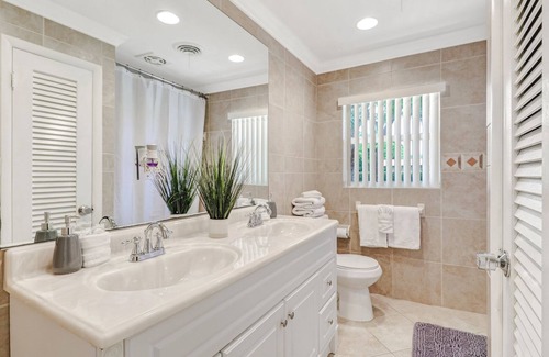 Palm River Estates House | Gorgeous Private Heated Pool Home near the beaches