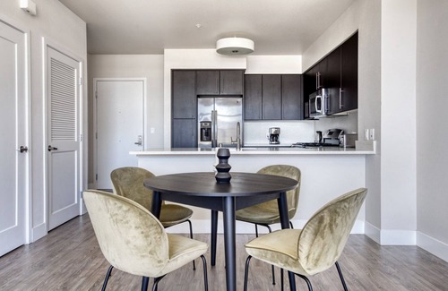 Centennial Apartment | Gorgeous Redwood City 2BR w/A/C, Gym & W/D, nr Caltrain, by Blueground