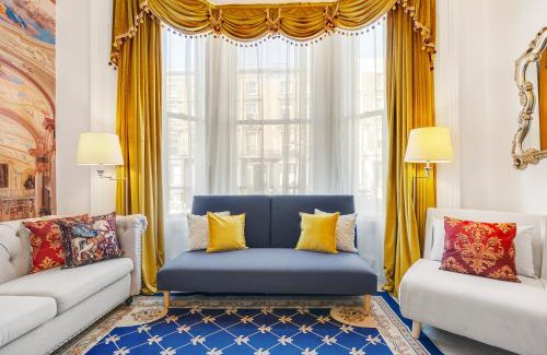 Golborne Apartment | Gorgeous Regal Flat in London