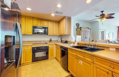Pensacola Beach Condo | Gorgeous Resort Condo with Gulf Views, Shared Hot Tub, Pools, & Gym