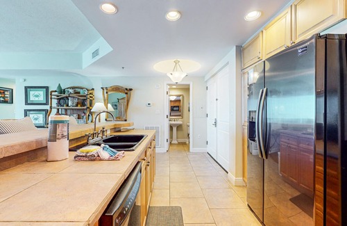 Pensacola Beach Condo | Gorgeous Resort Condo with Gulf Views, Shared Hot Tub, Pools, & Gym