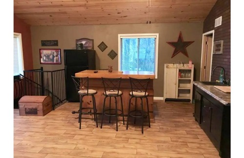 Prairie Du Chien House | Gorgeous River Getaway