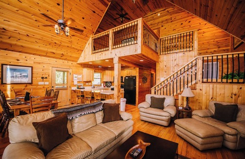 Draper Cabin | Gorgeous Riverfront Home w/Large Flat Yard 3B