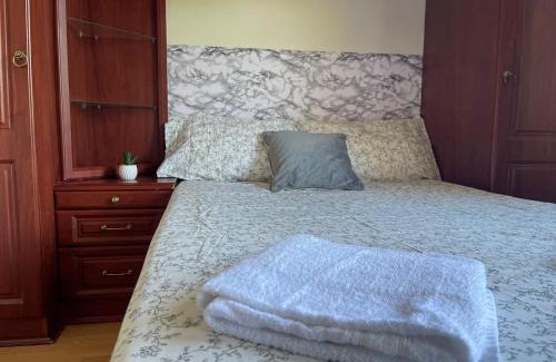 North Finchley House | Gorgeous Room In North London