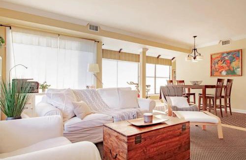 Rosslyn House | Gorgeous Rosslyn Penthouse w Views FREE Parking Metro Subway