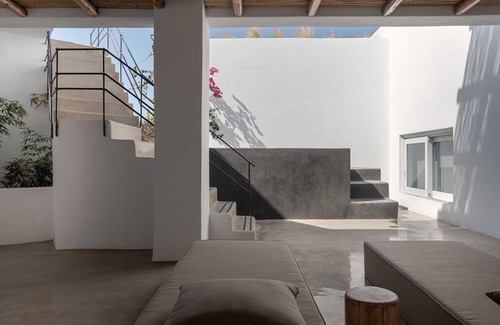 Oia Villa | Gorgeous Santorini Villa | Villa Eleganza | 3 Bedroom | Brilliant Sea Views |.