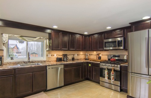Fleischmanns House | Gorgeous Ski Chalet - 7 miles from Belleayre with hot tub