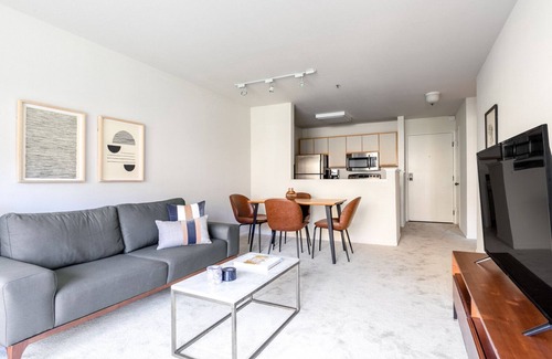 South Beach Apartment | Gorgeous South Beach 2BR w/Pool, Spa, nr. AT&T Park, by Blueground