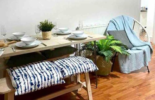Gateshead Apartment | Gorgeous Spacious 2 Br Home 10 Mins To City