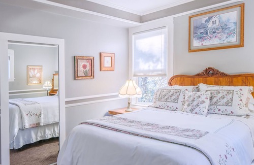St. Helena Bed & Breakfast | Gorgeous, Spacious Historic Home with Breakfast