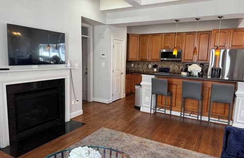 Baileys Crossroads House | Gorgeous Spacious House 5BR 9Beds and Private Parking