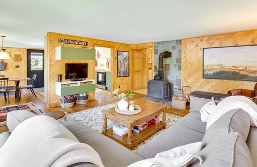 Hanover Cabin | Gorgeous Sunday River Cabin w/Saltwater Hot Tub!