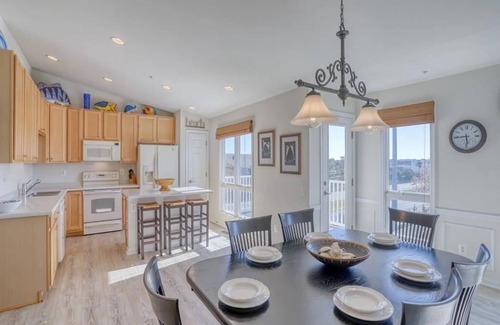 Bethany Beach House | Gorgeous Townhouse Walking Distance to Beach & Bay