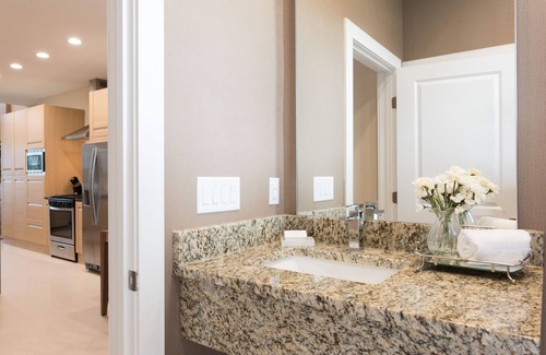 Florida Central Atlantic Coast House | Gorgeous Townhouse, near Disney area, Free Parking Wi-Fi outdoor BBQ Grill