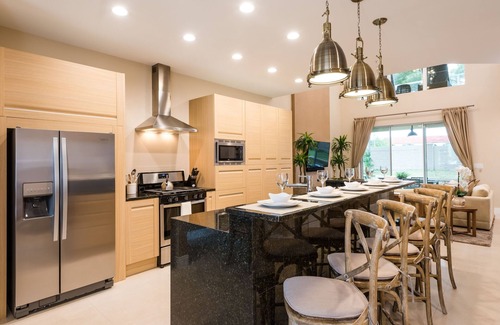 Florida Central Atlantic Coast House | Gorgeous Townhouse, near Disney area, Free Parking Wi-Fi outdoor BBQ Grill