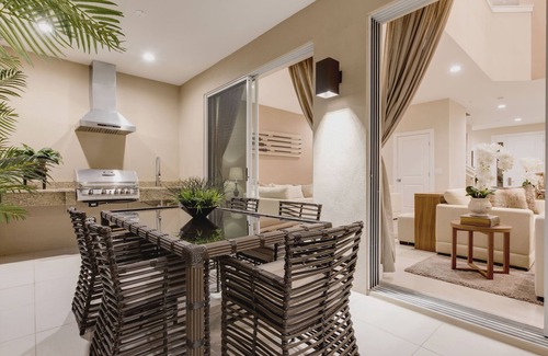 Florida Central Atlantic Coast House | Gorgeous Townhouse, near Disney area, Free Parking Wi-Fi outdoor BBQ Grill