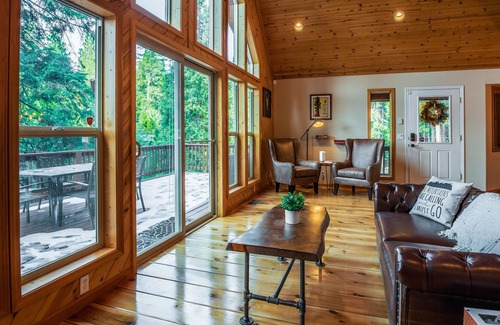 Camp Connell Ski Chalet | Gorgeous treetop views