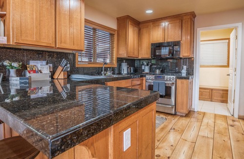 Camp Connell Ski Chalet | Gorgeous treetop views