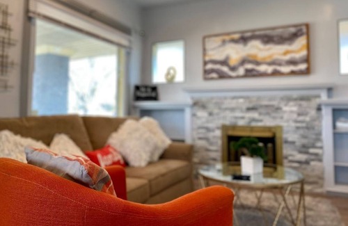 Central City House | Gorgeous Trolley Square Bungalow- EAST SIDE SPOT!