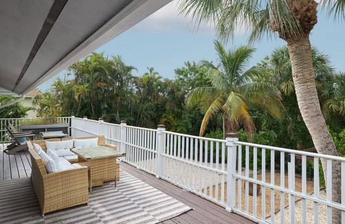 The Dunes House | Gorgeous Tropical Oasis in Sanibel Dunes