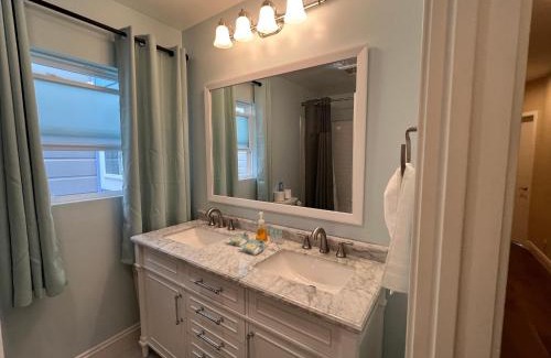 Nob Hill Apartment | Gorgeous unique Victorian top flat in heart of SF