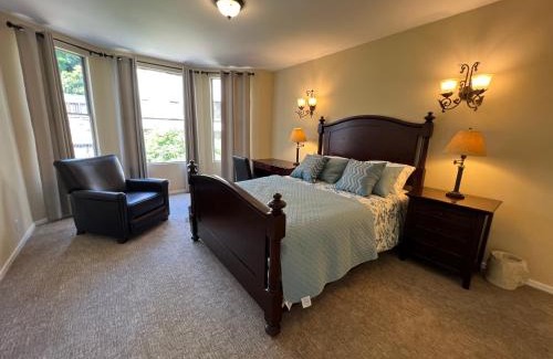 Nob Hill Apartment | Gorgeous unique Victorian top flat in heart of SF