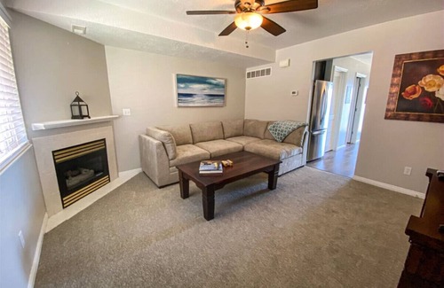 Harbor Village Condo | Gorgeous, Updated Lake View Condo 942 #3