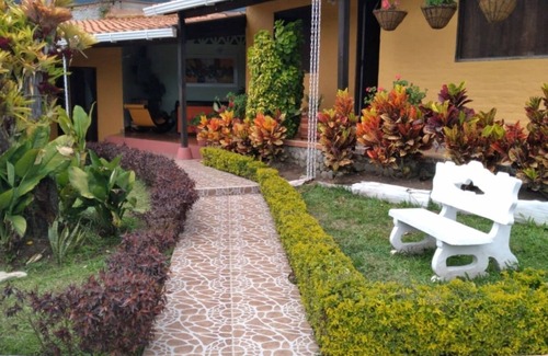 Calima House | Gorgeous Vacation Home, Beautiful Mountain and Lake Views