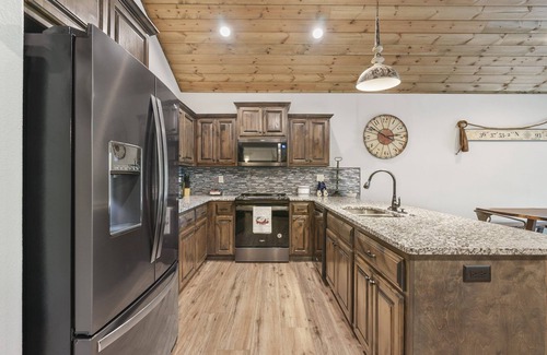 Indian Point House | Gorgeous Vacation Home 2Min to Silver Dollar City - Indian Point (L156/48)