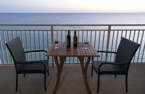 Panama City Beach Condo | Gorgeous View! Spacious Beachfront Condo@Emerald Beach Resort.