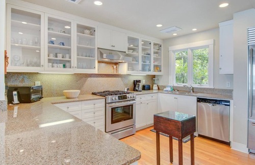 West Beach House | Gorgeous views! Charming home on the river