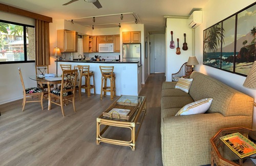 Kihei Condo | Gorgeous Views - Oceanfront | Ground Floor | Corner Unit - Sleeps 2 to 4