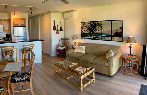Kihei Condo | Gorgeous Views - Oceanfront | Ground Floor | Corner Unit - Sleeps 2 to 4